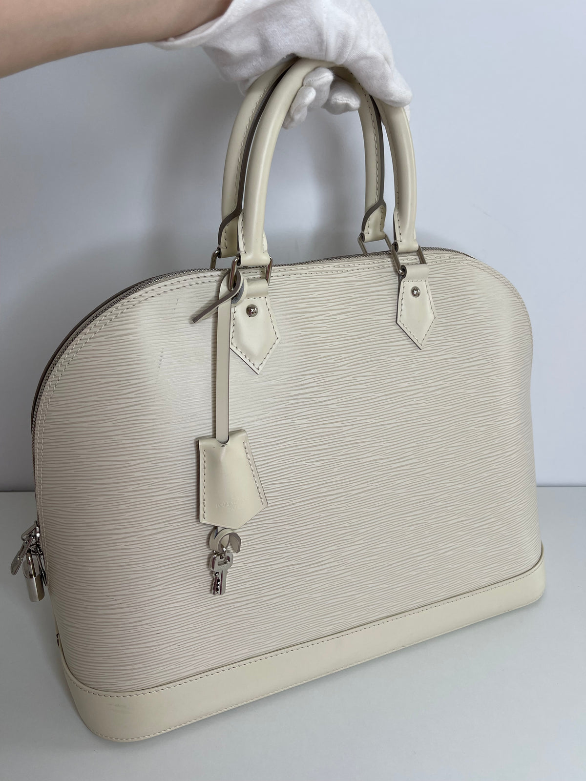 Louis Vuitton Alma Off White Epi Leather GM Bag