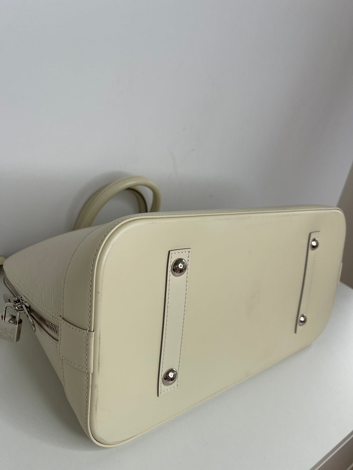 Louis Vuitton Alma Off White Epi Leather GM Bag
