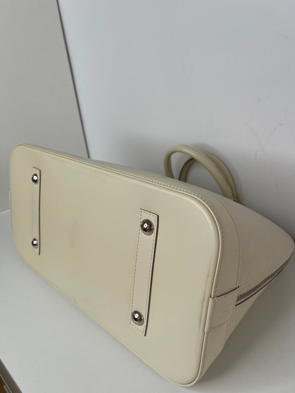 Louis Vuitton Alma Off White Epi Leather GM Bag