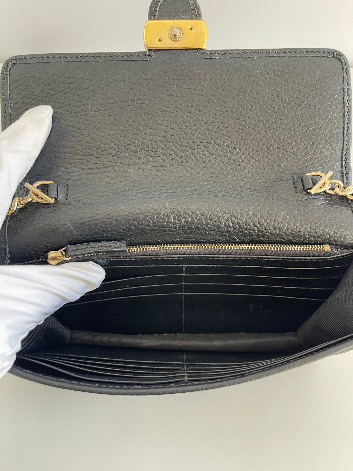 Gucci Black Leather Interlocking GG Wallet On Chain