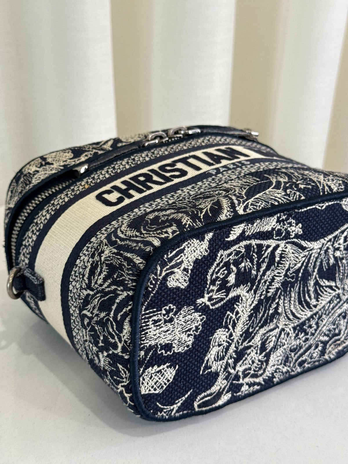 Christian Dior Toile de Jouy DiorTravel Vanity Case Blue Embroidered Canvas