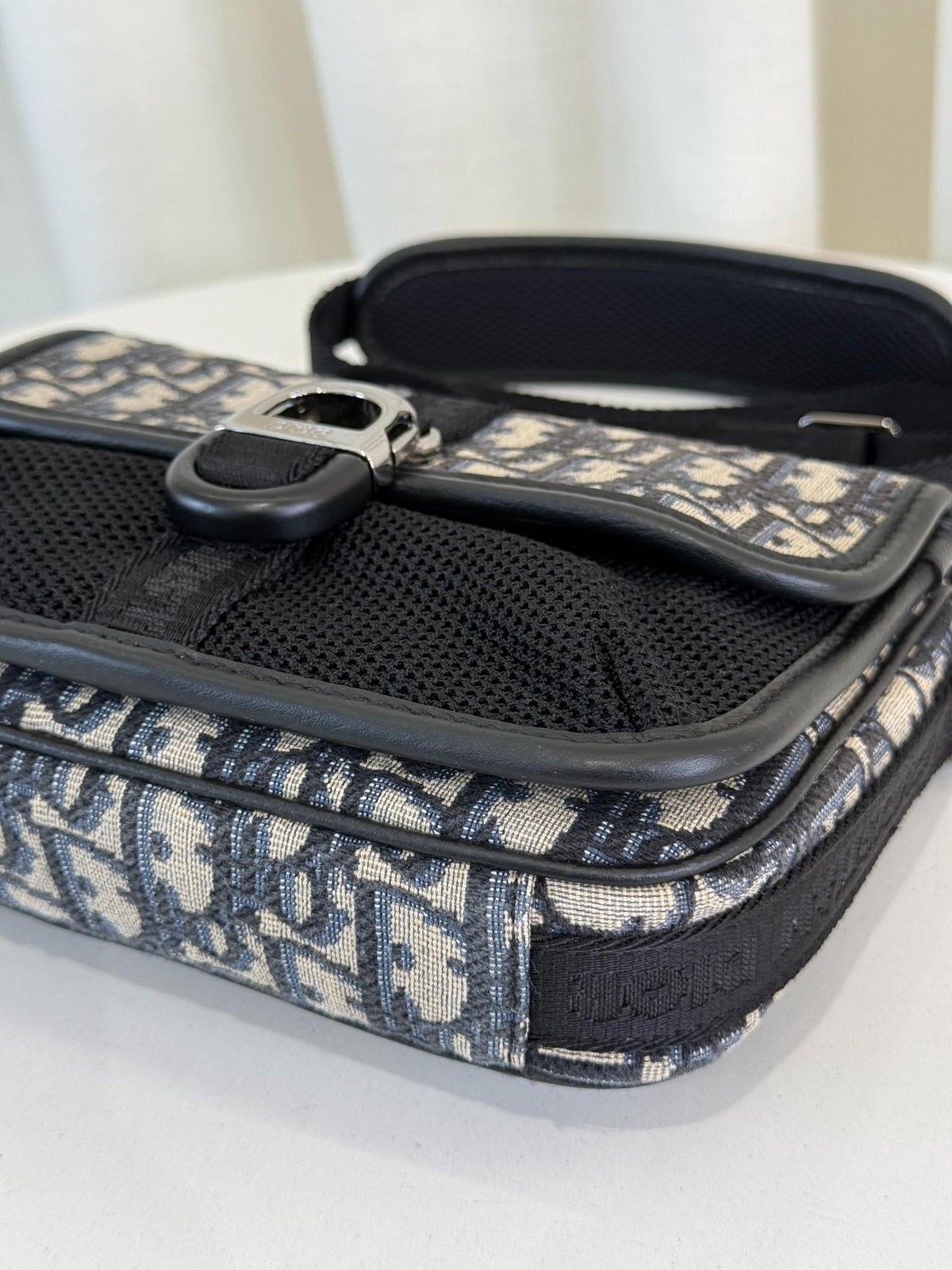 Christian Dior Men Mini Oblique Canvas and Mesh Dior 8 Messenger Bag Blue