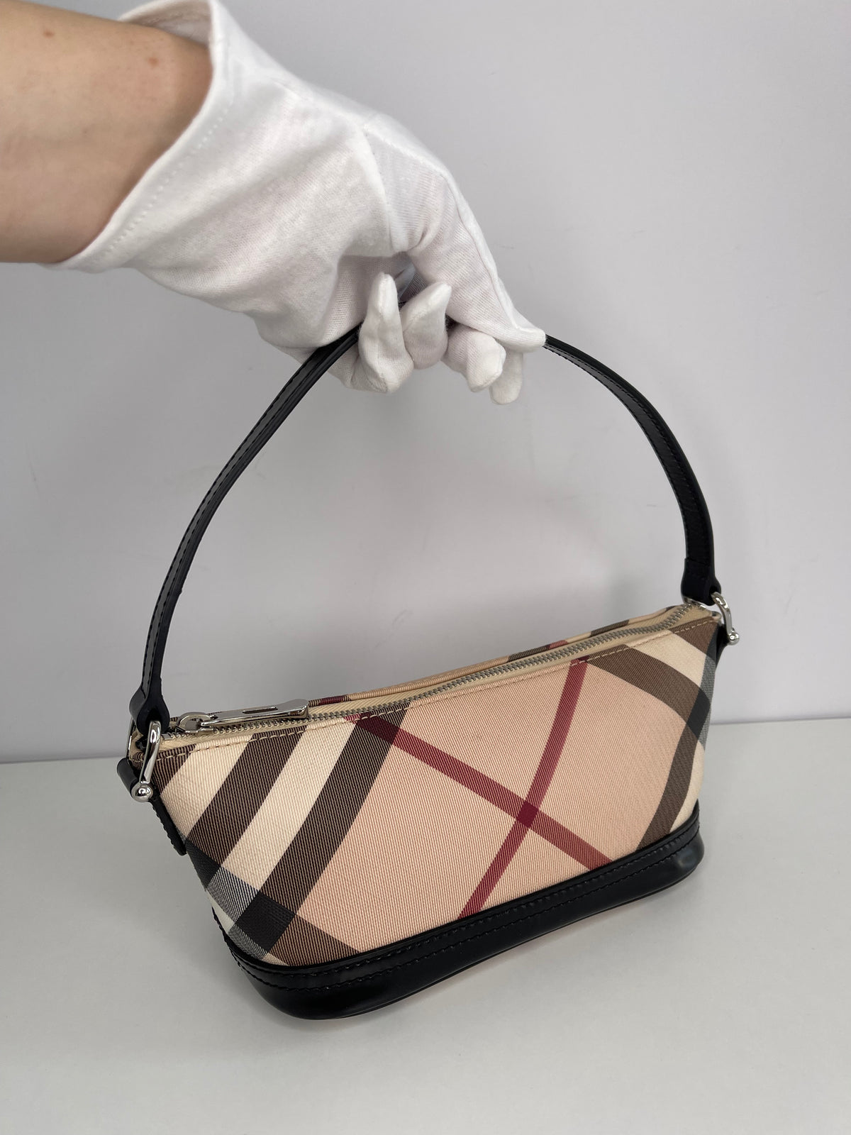 Burberry Nova Check Black Mini Boat Pochette