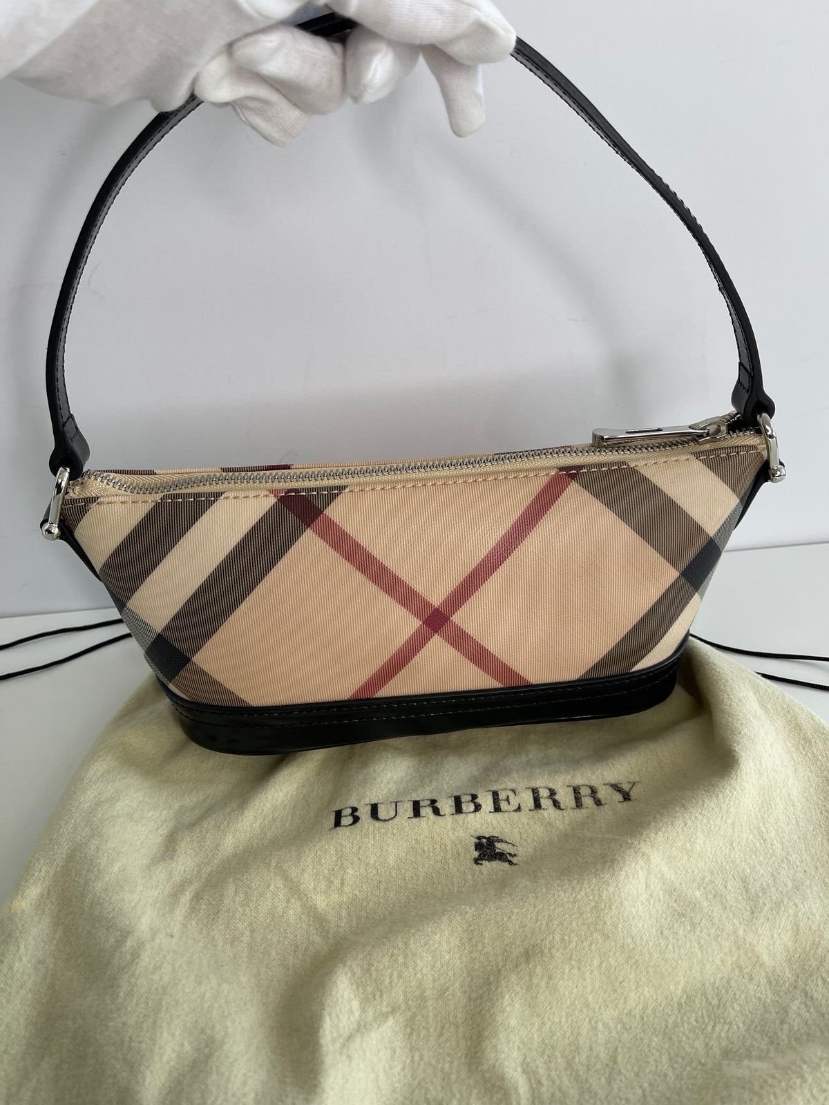 Burberry Nova Check Black Mini Boat Pochette