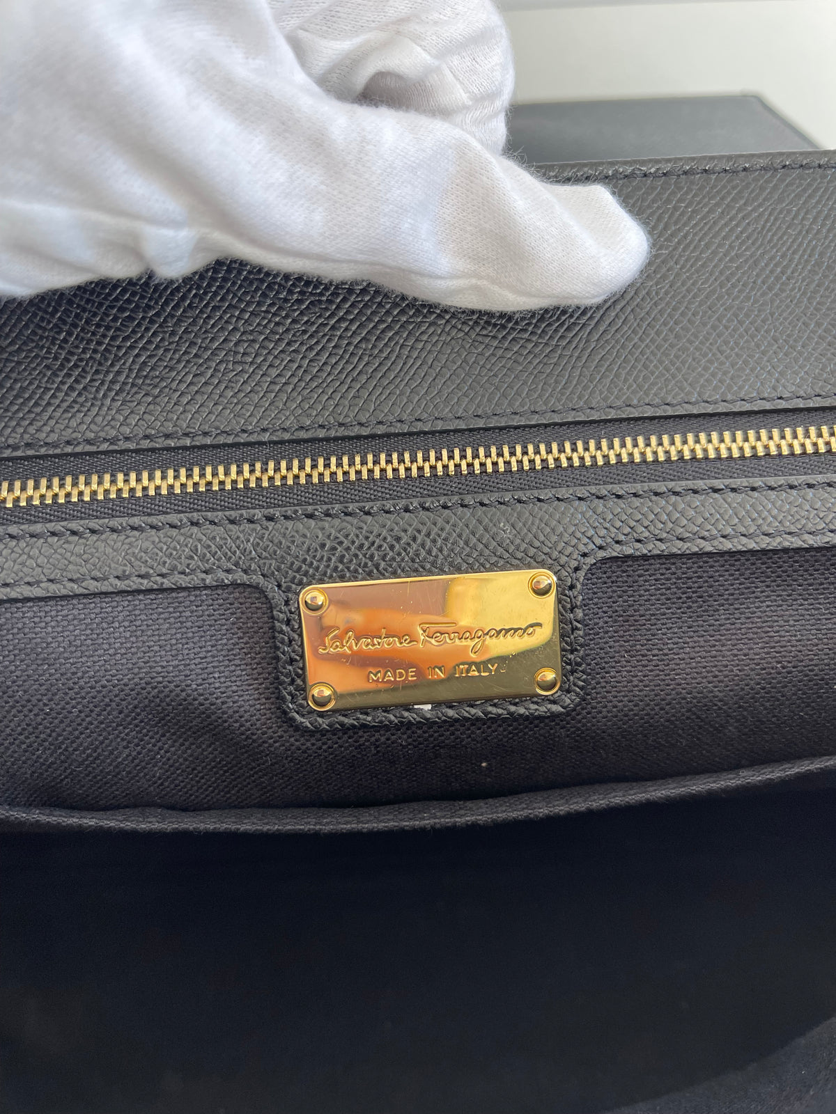 Salvatore Ferragamo Carrie Calfskin Black Leather Vara Bow