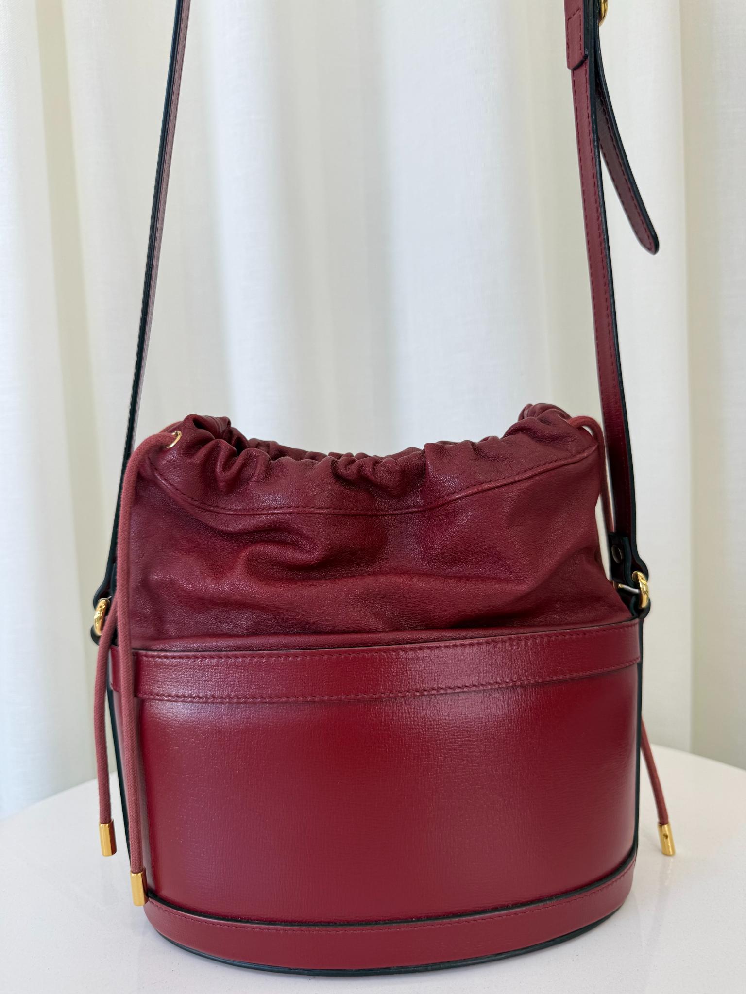 Gucci Calfskin Horsebit 1955 Drawstring Bucket Rosso Ancora
