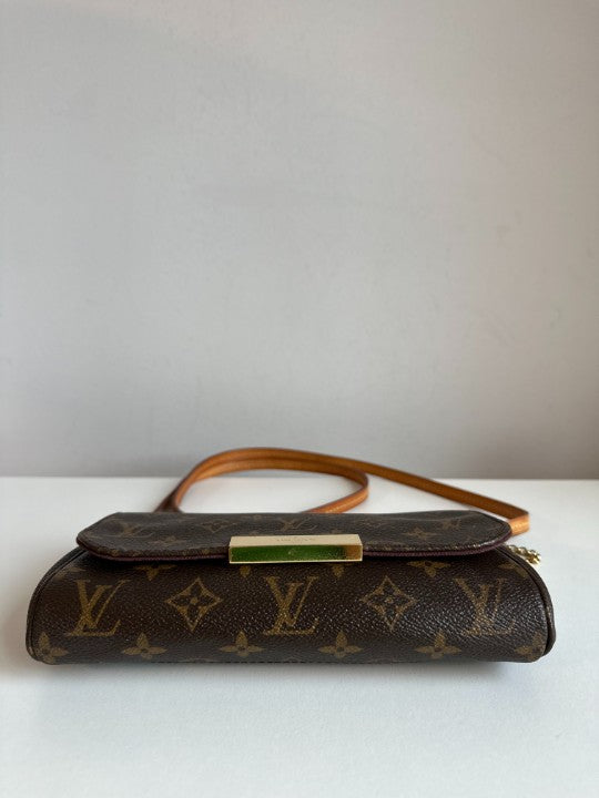 Louis Vuitton Favorite PM Monogram Canvas Pochette