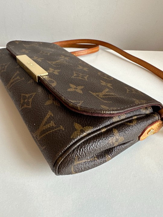Louis Vuitton Favorite PM Monogram Canvas Pochette