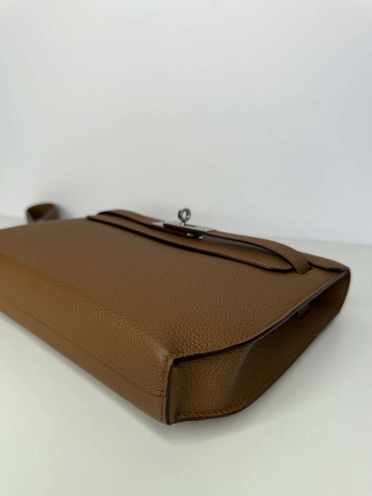 Hermès Kelly Depeches 25 Alezan Togo Leather Pouch Palladium Hardware