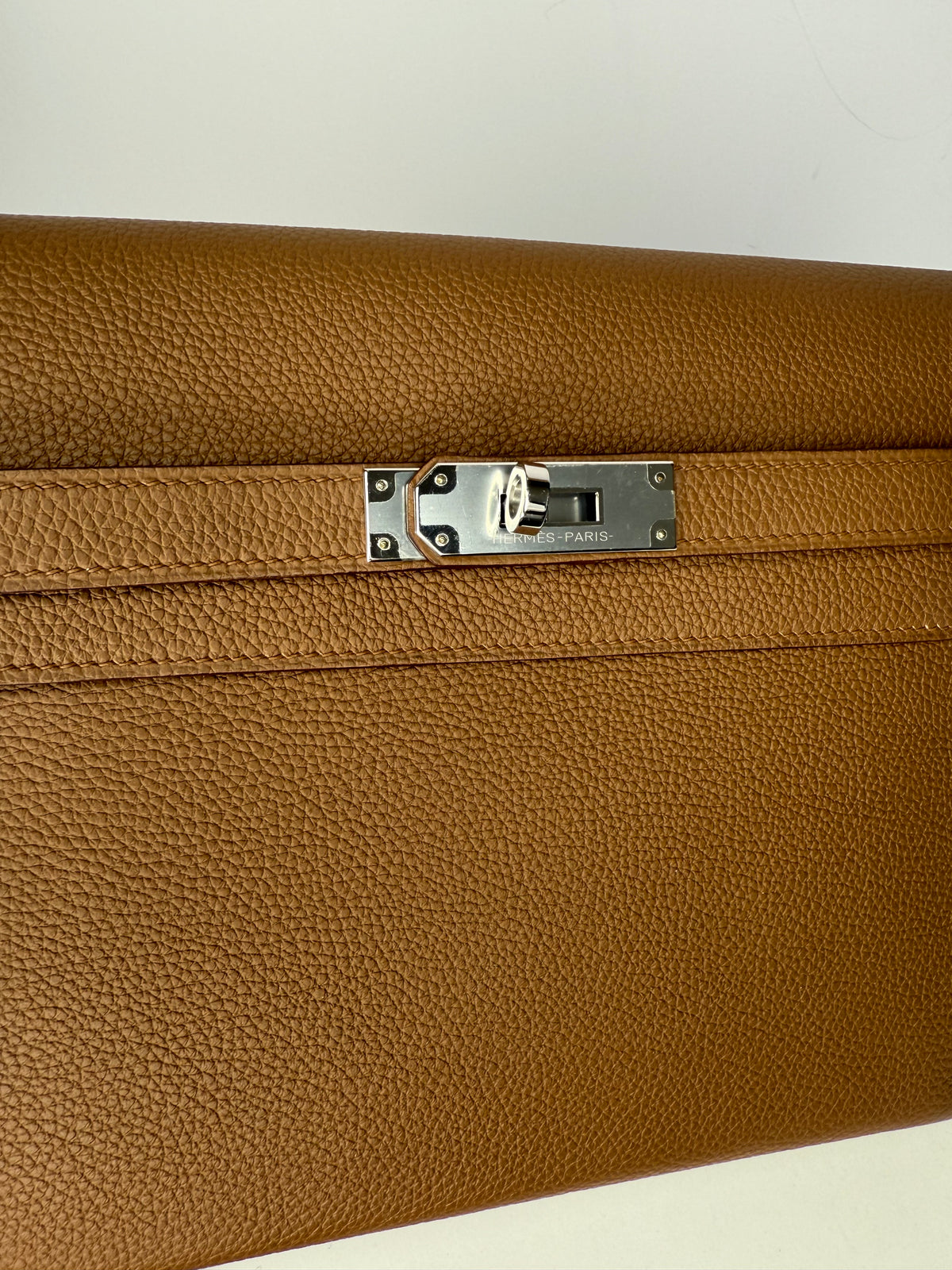 Hermès Kelly Depeches 25 Alezan Togo Leather Pouch Palladium Hardware