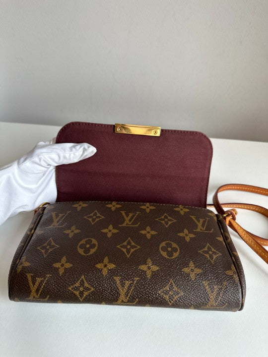 Louis Vuitton Favorite PM Monogram Canvas Pochette
