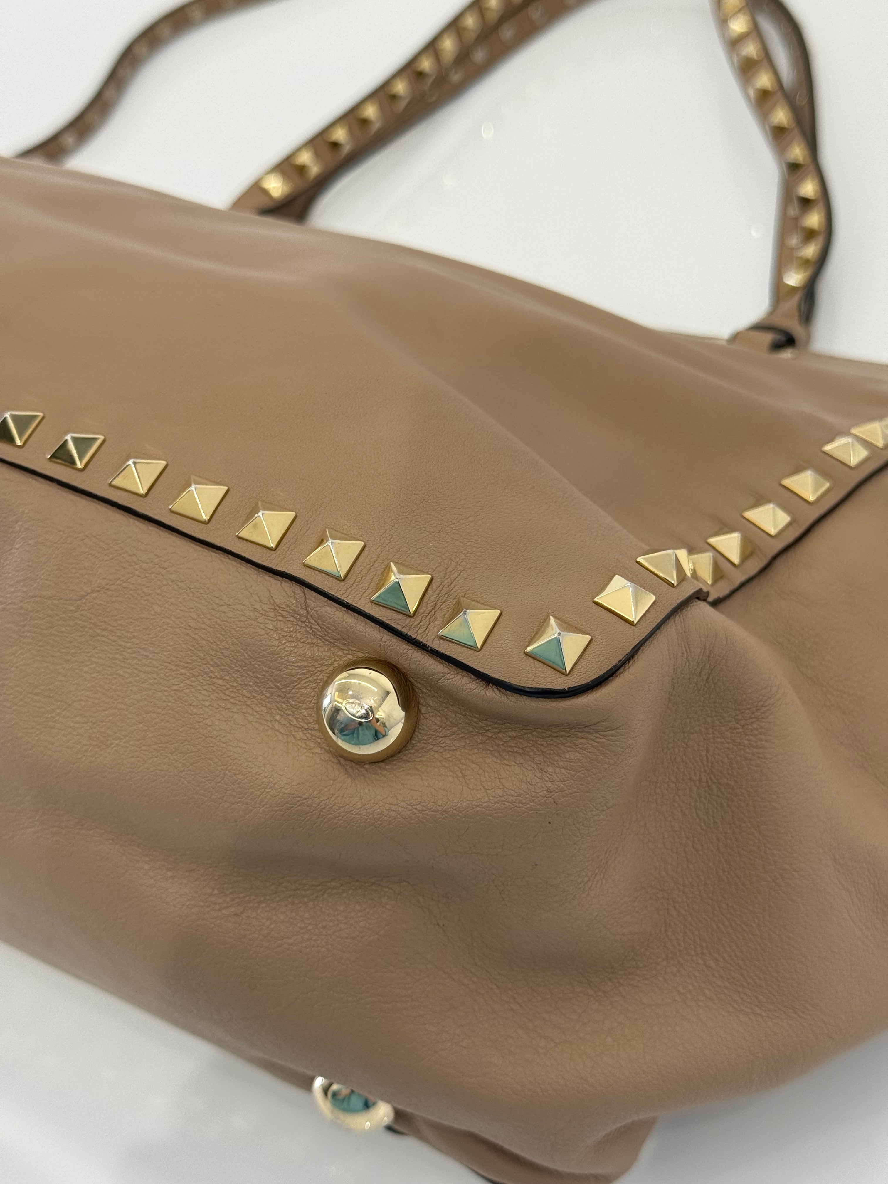 Valentino Garavani Medium Rockstud Tote Bag Beige