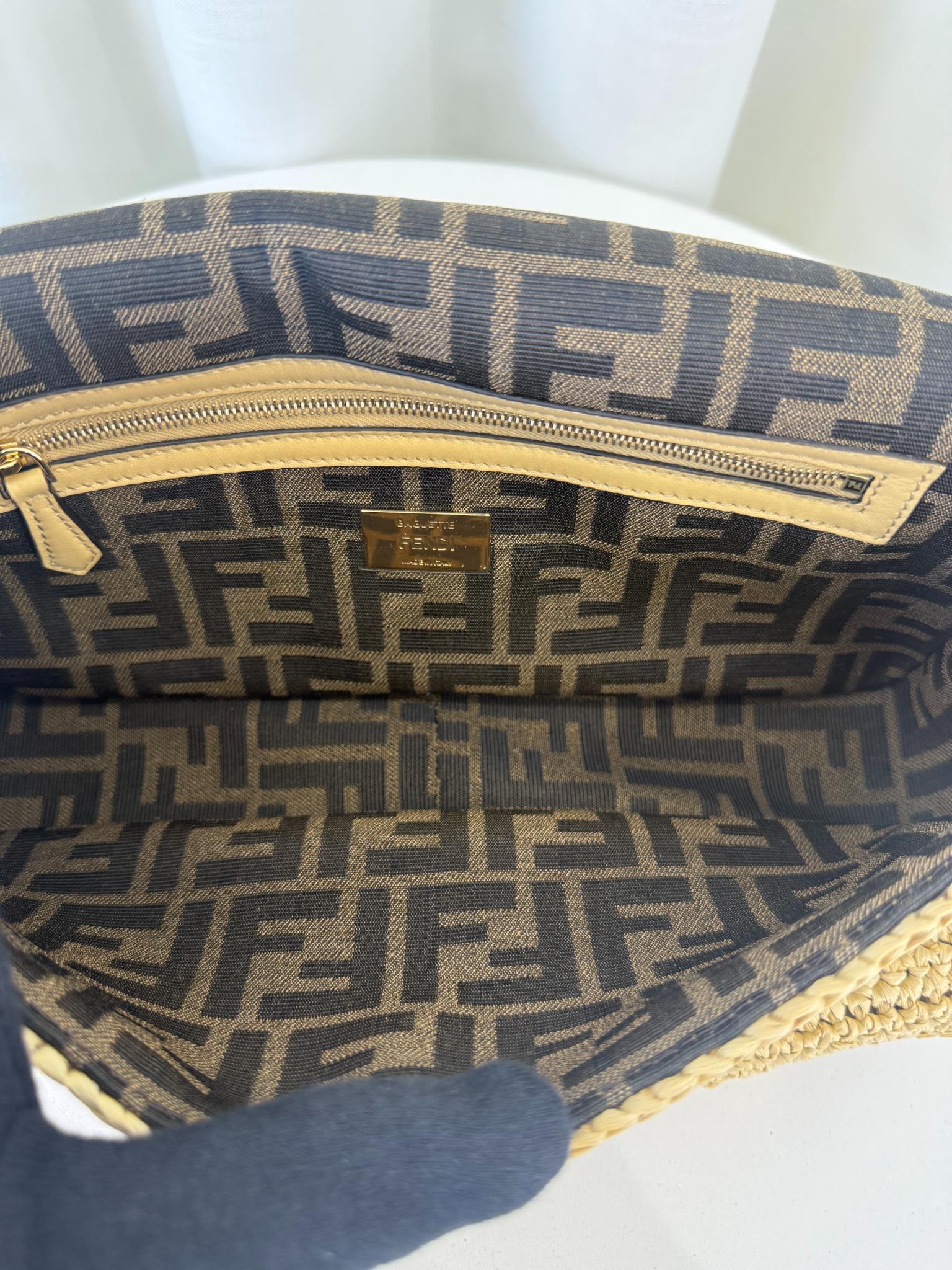 Fendi Baguette Multipocket Natural Straw Crochet