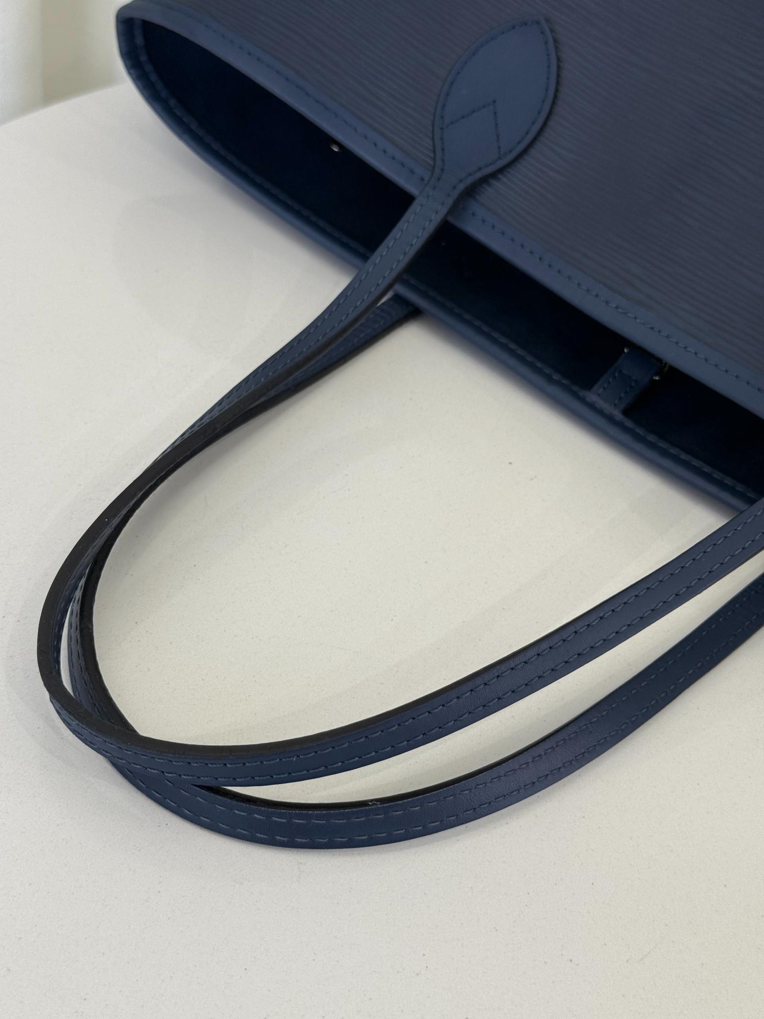 Louis Vuitton Neverfull MM Indigo Blue Epi Leather