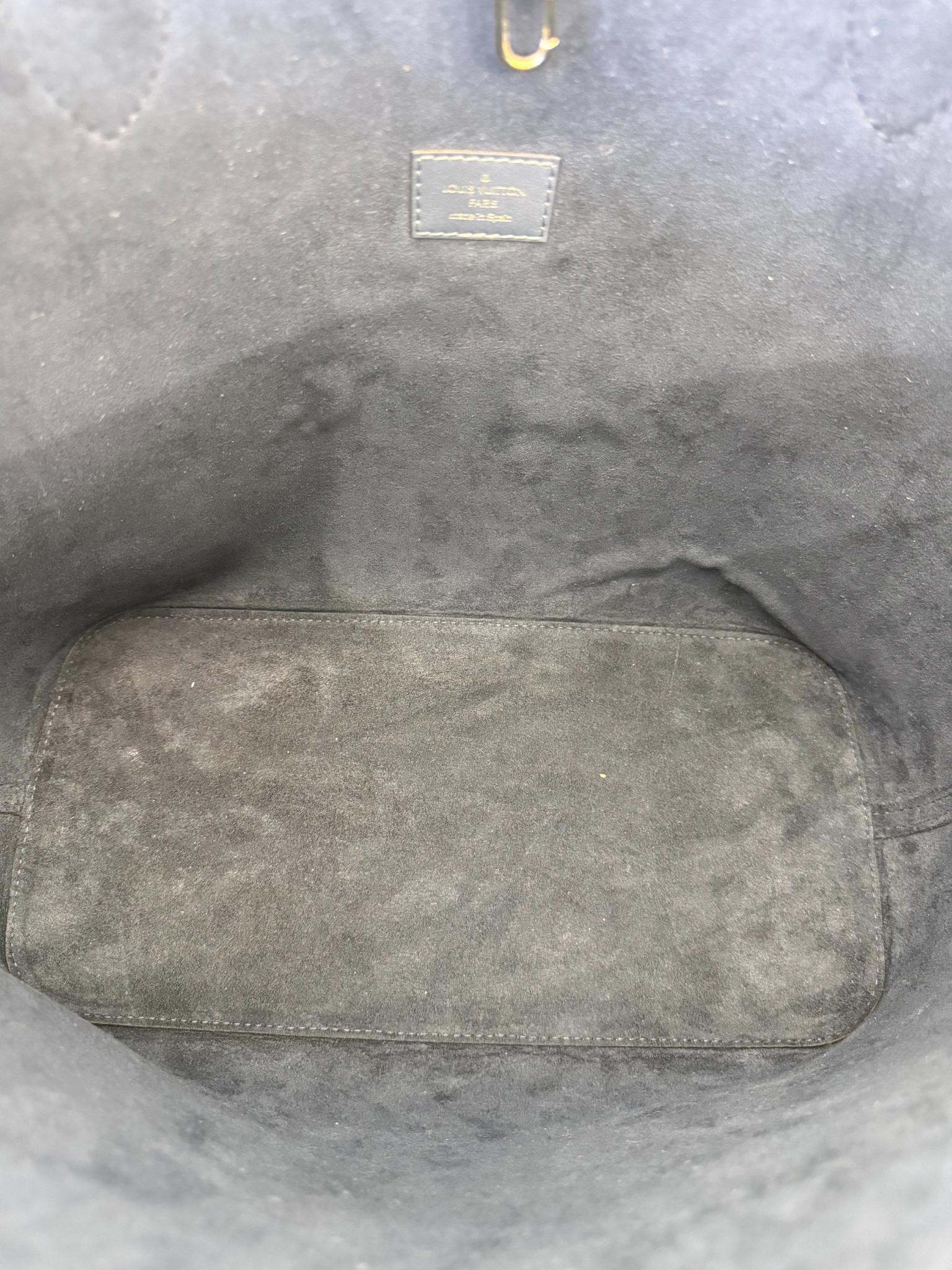Louis Vuitton Neverfull MM Indigo Blue Epi Leather