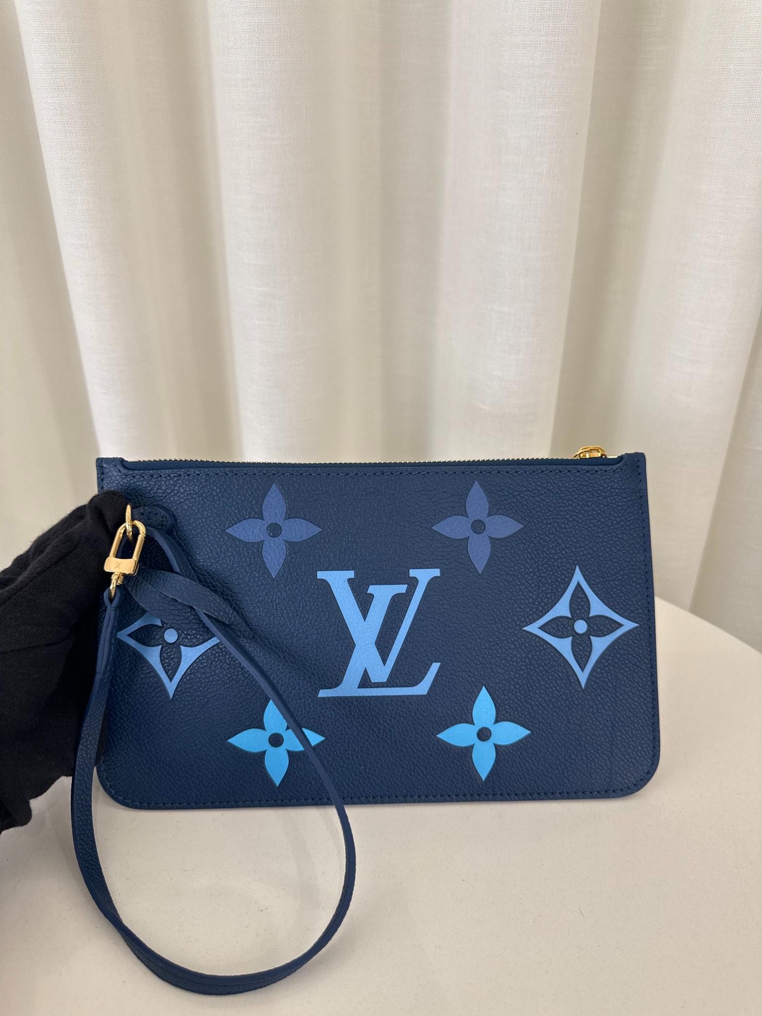 Louis Vuitton Neverfull Pochette Monogram Empreinte Giant Degrade Bleu
