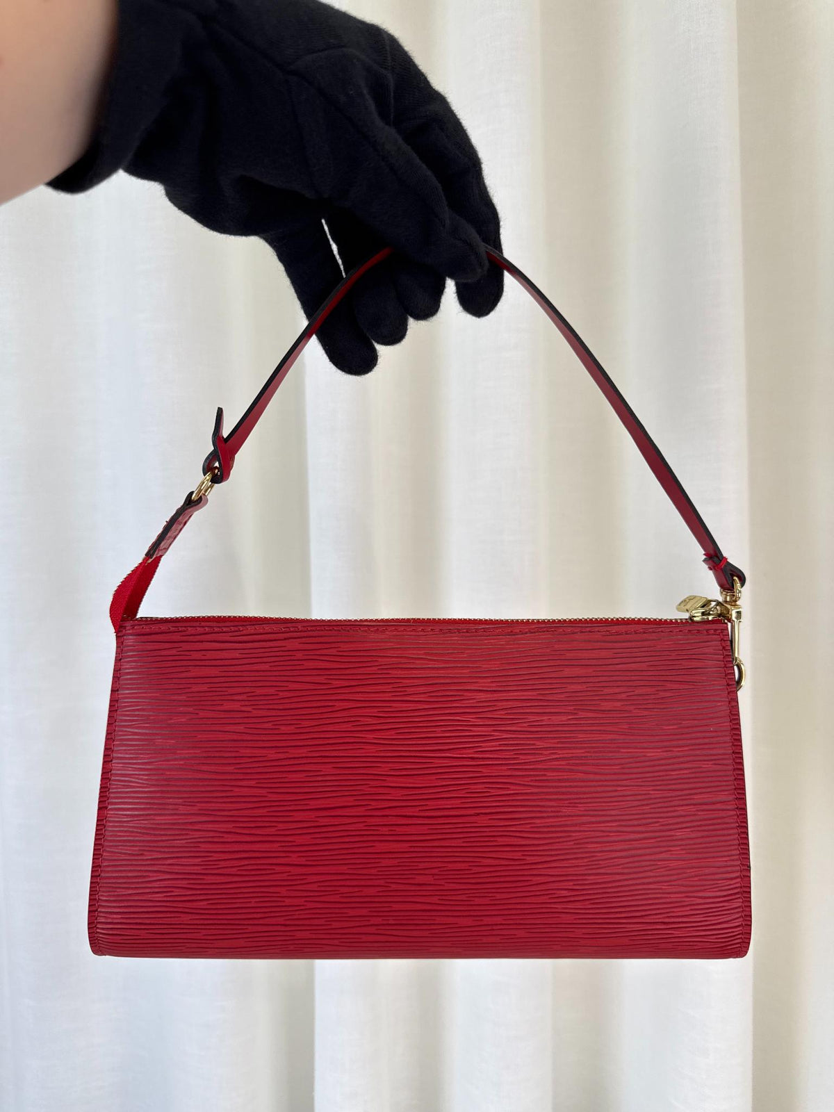Louis Vuitton Pochette Accessories Red Epi Leather