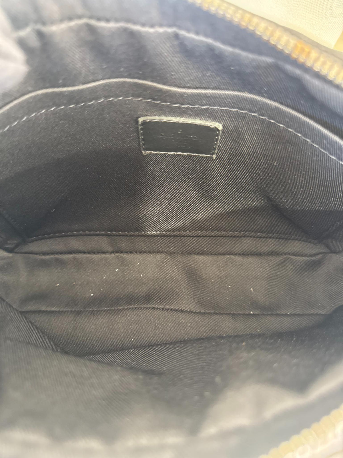 Louis Vuitton Men’s Steamer Wearable Wallet Black Taurillon