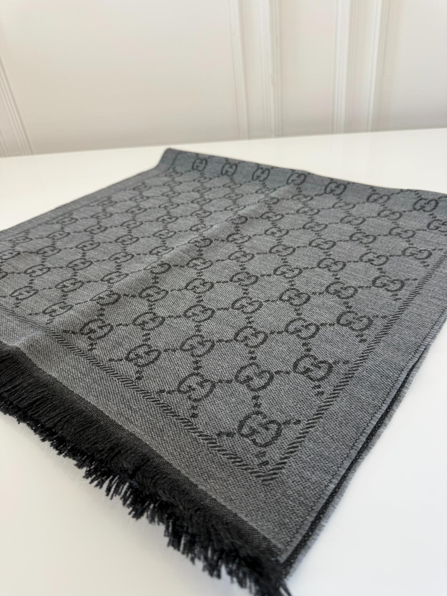 Gucci Grey GG Jacquard Pattern Knitted Wool Scarf