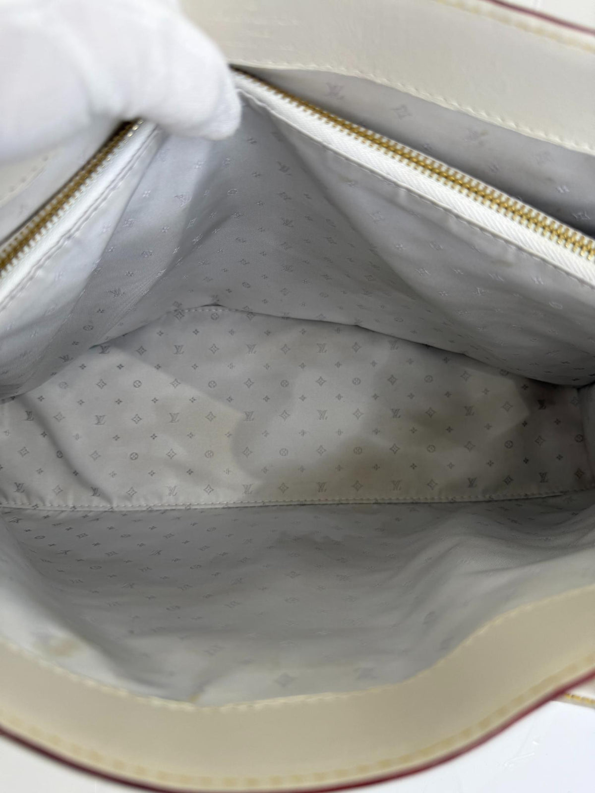 Louis Vuitton White Suhali Leather Le Fabuleux Shoulder Bag