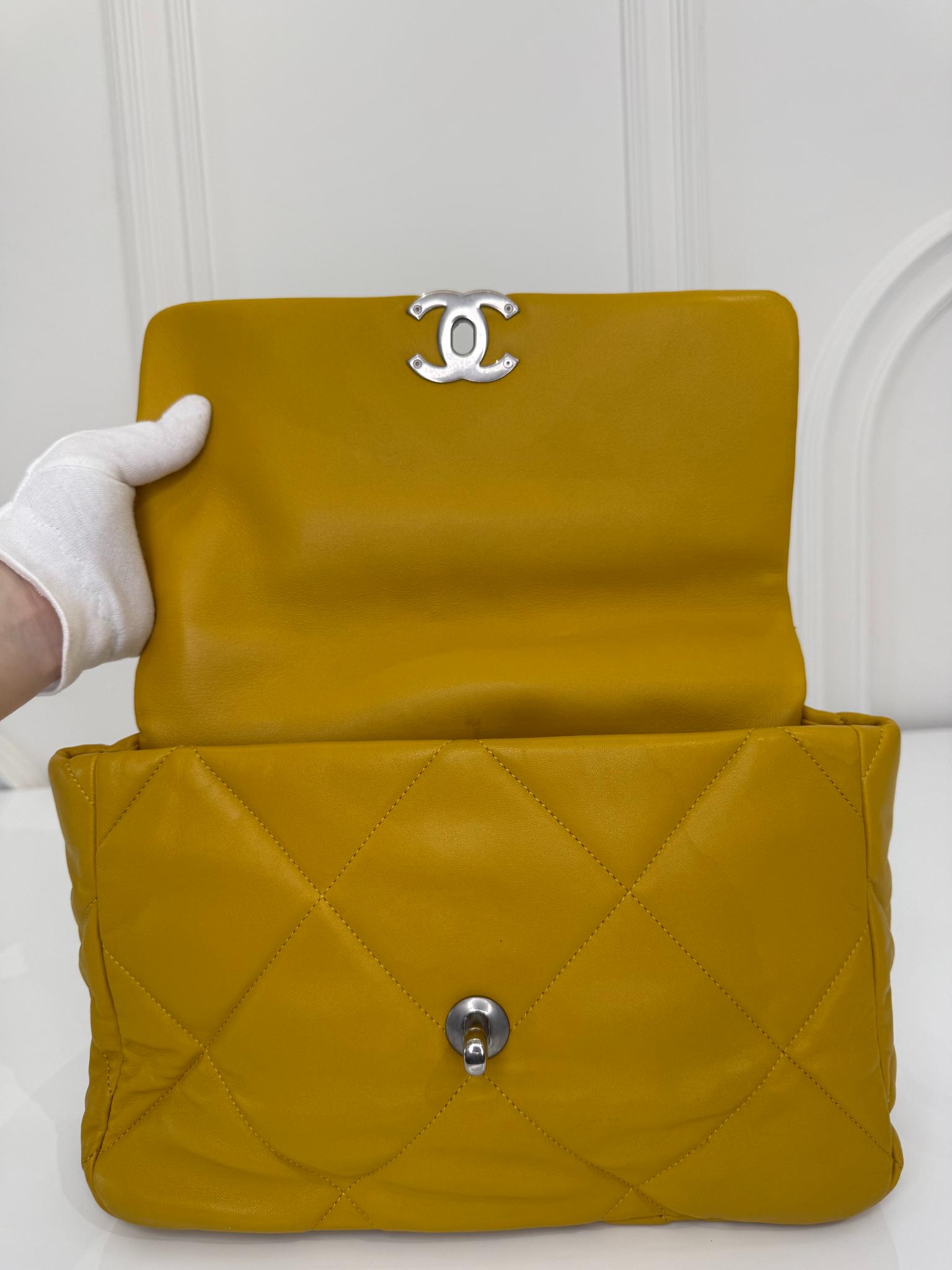 Chanel 19 Yellow Quilted Goatskin Medium Flap Gold/Ruthenium Hardware