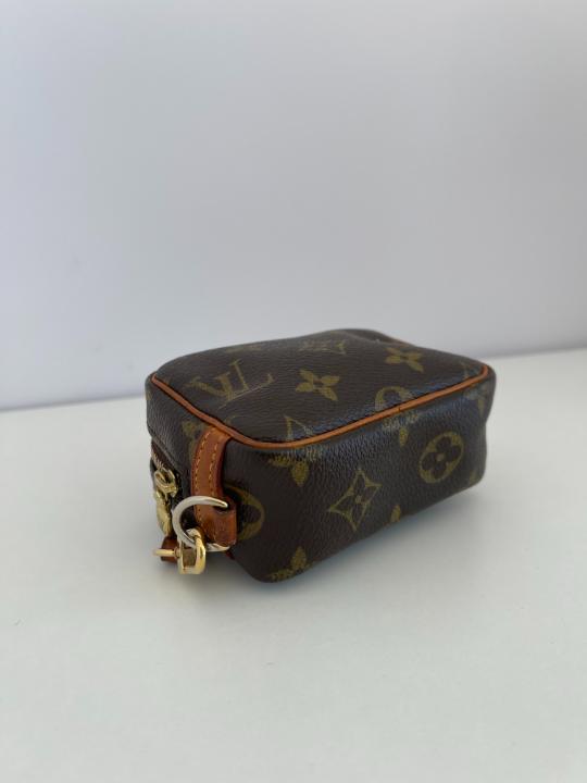 Louis Vuitton Monogram Canvas Wapity Pouch