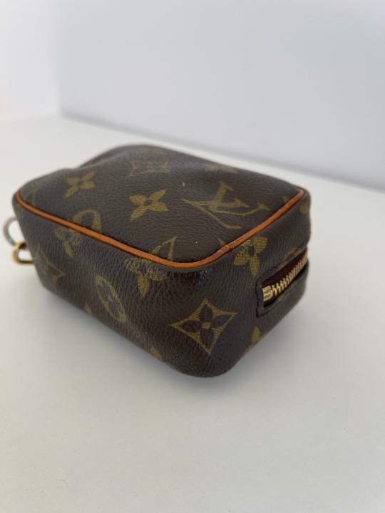Louis Vuitton Monogram Canvas Wapity Pouch