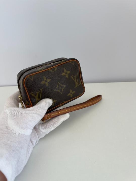 Louis Vuitton Monogram Canvas Wapity Pouch