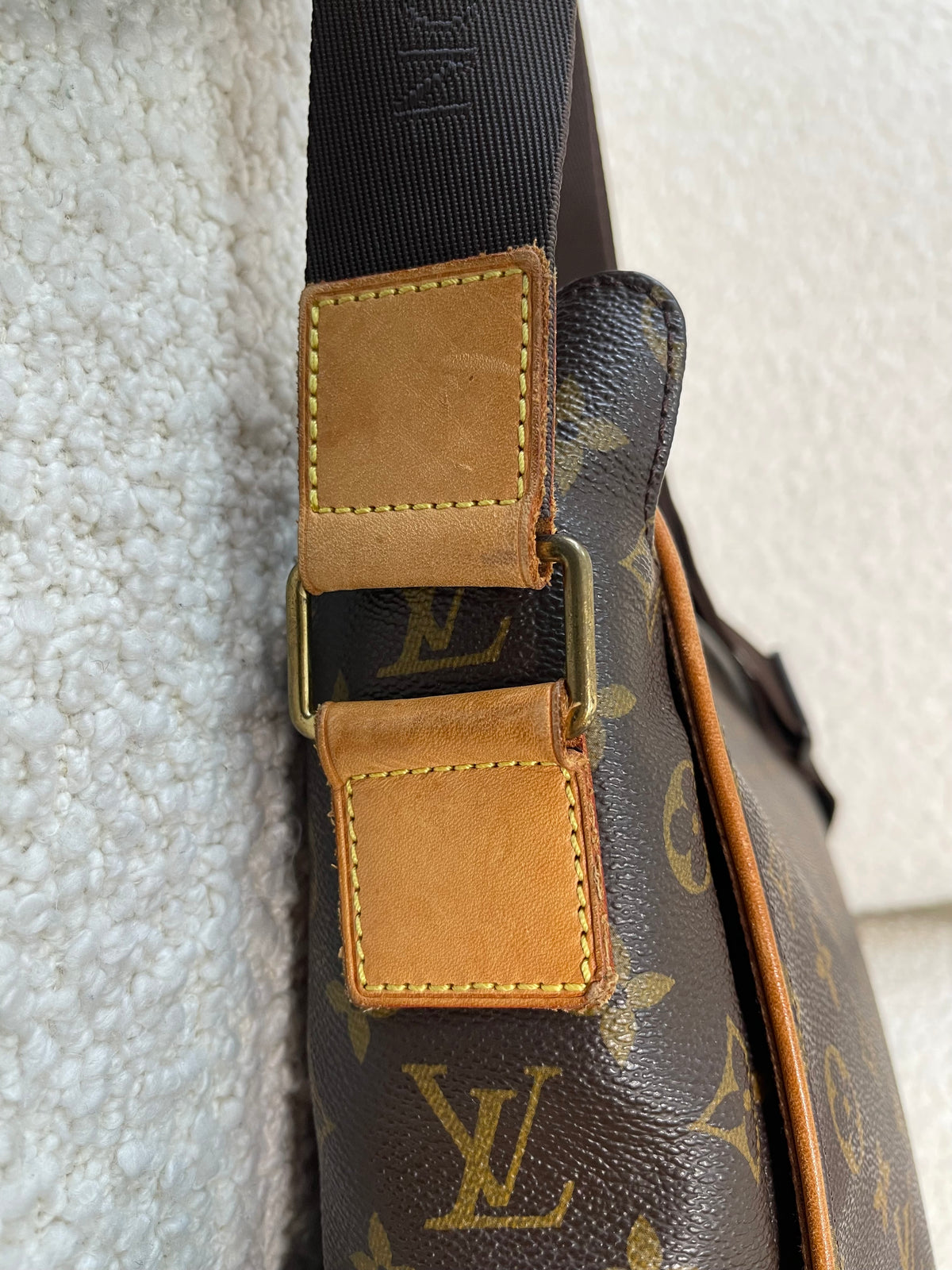 Louis Vuitton Aves Monogram Canvas Messenger Bag