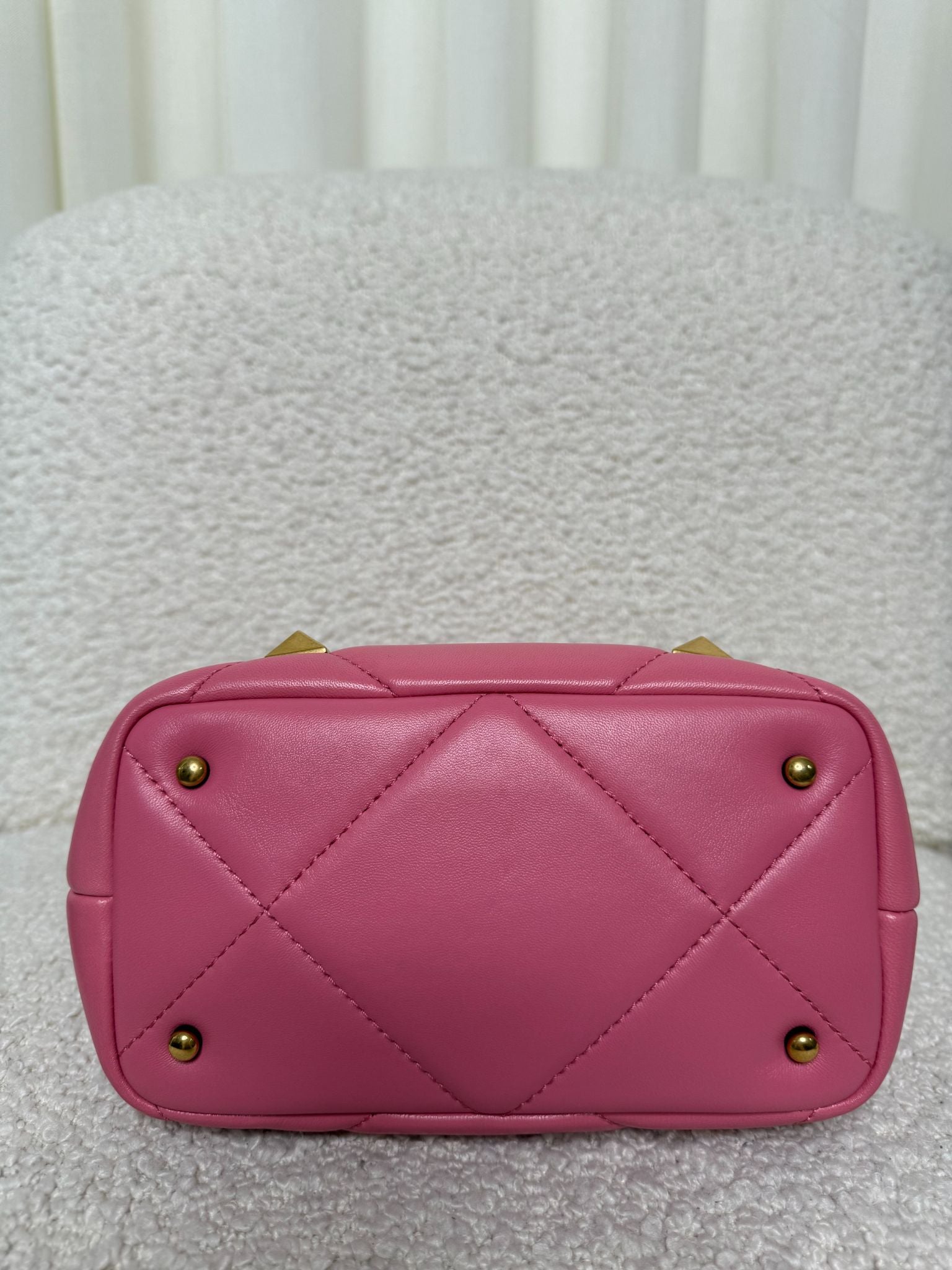 Valentino Garavani Small Roman Stud Pink Leather Bag