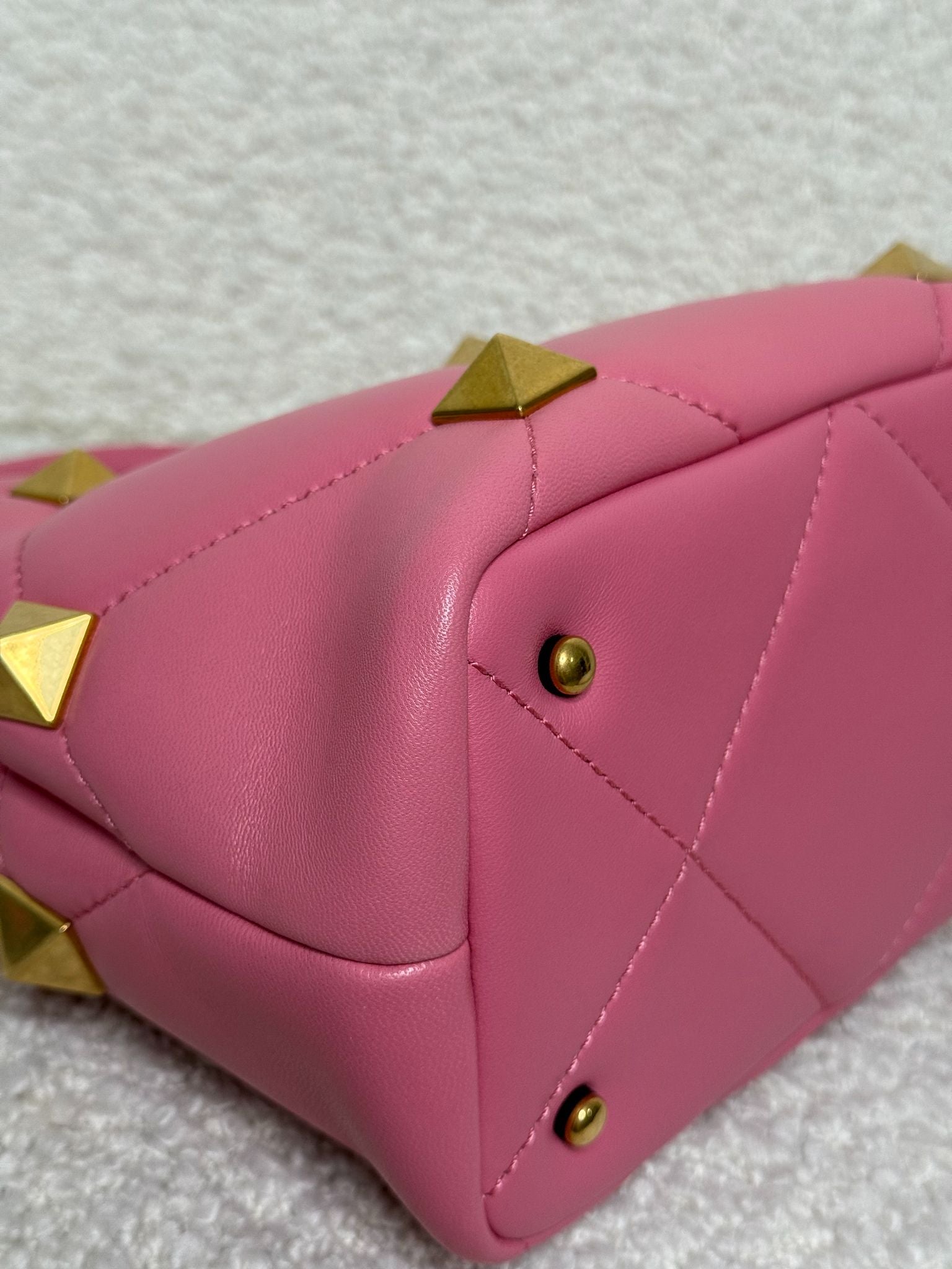 Valentino Garavani Small Roman Stud Pink Leather Bag