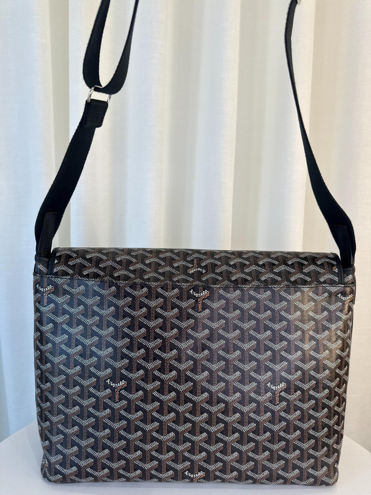 Goyard Goyardine Capetien Messenger Bag Black