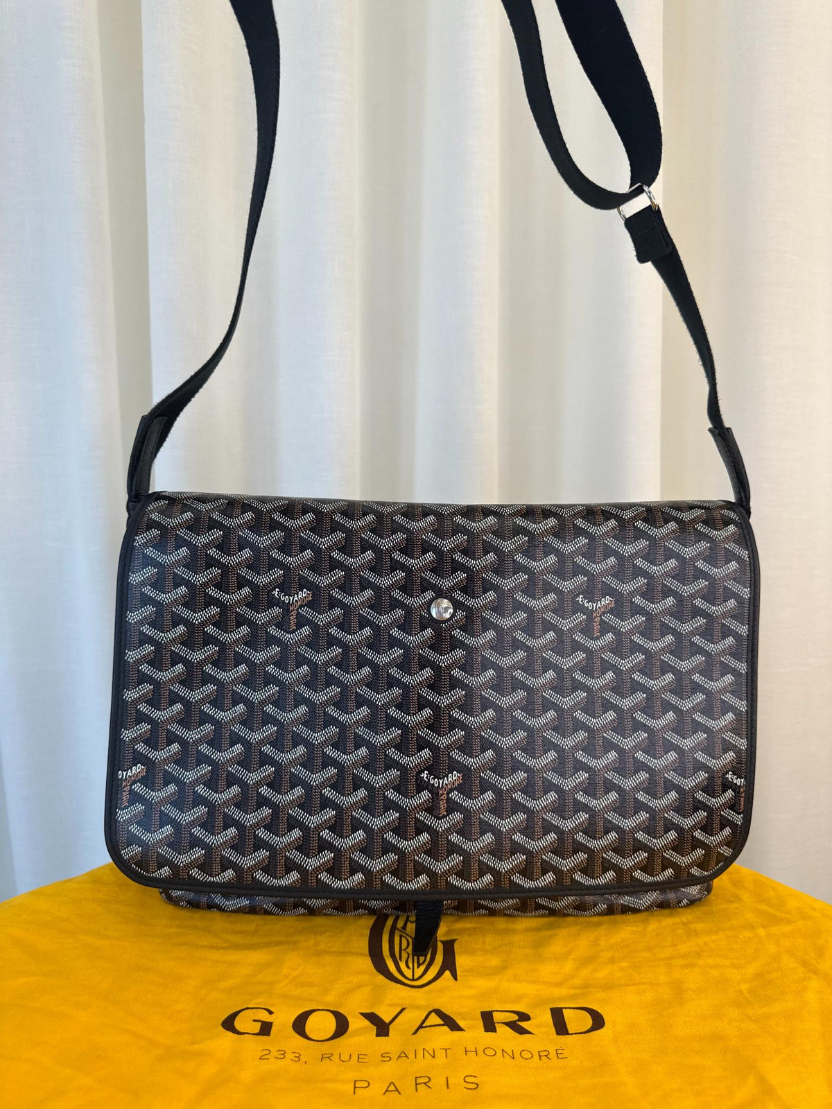 Goyard Goyardine Capetien Messenger Bag Black
