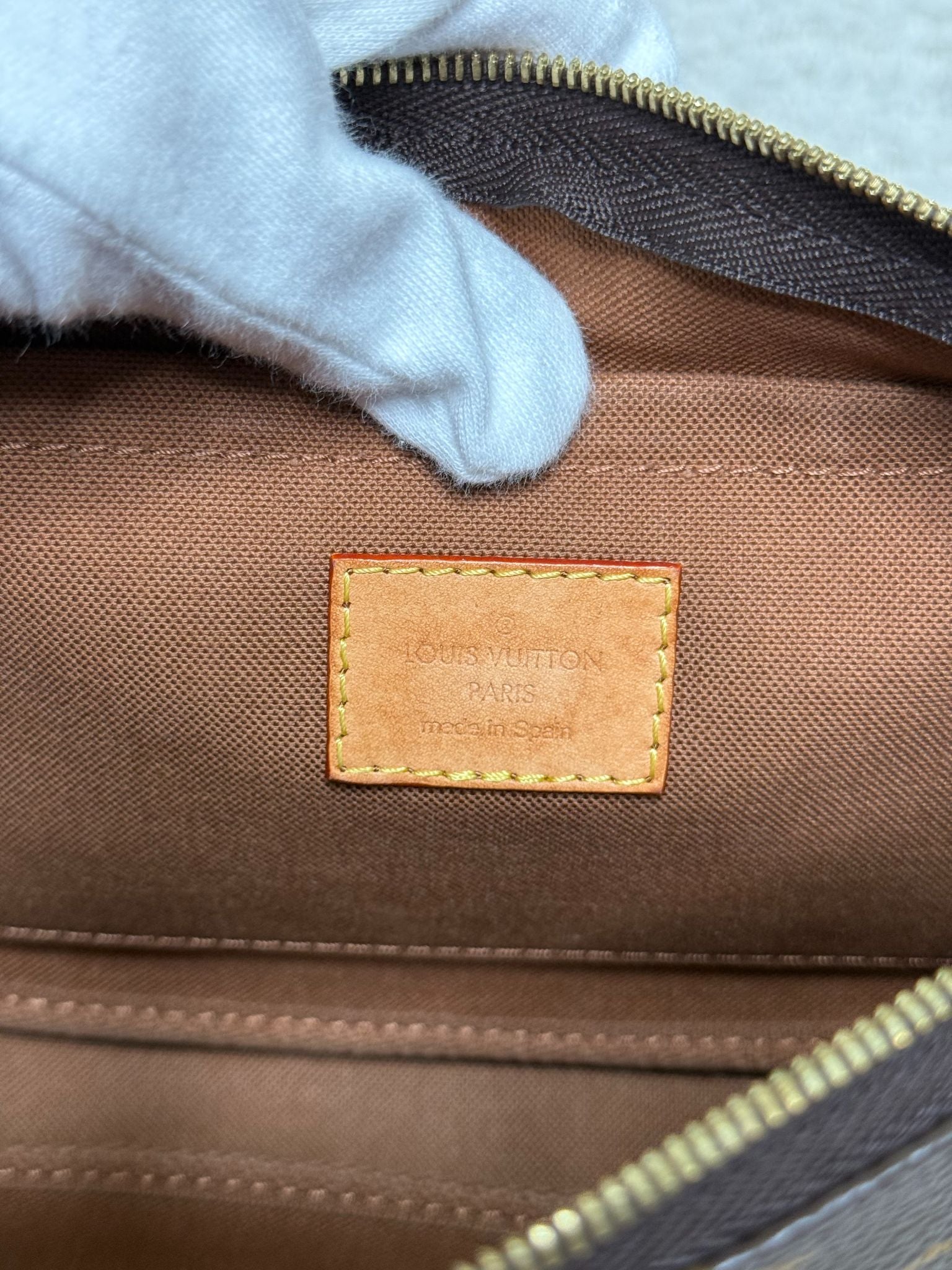 Louis Vuitton Multi Pochette Accessoires Khaki Strap Monogram Canvas