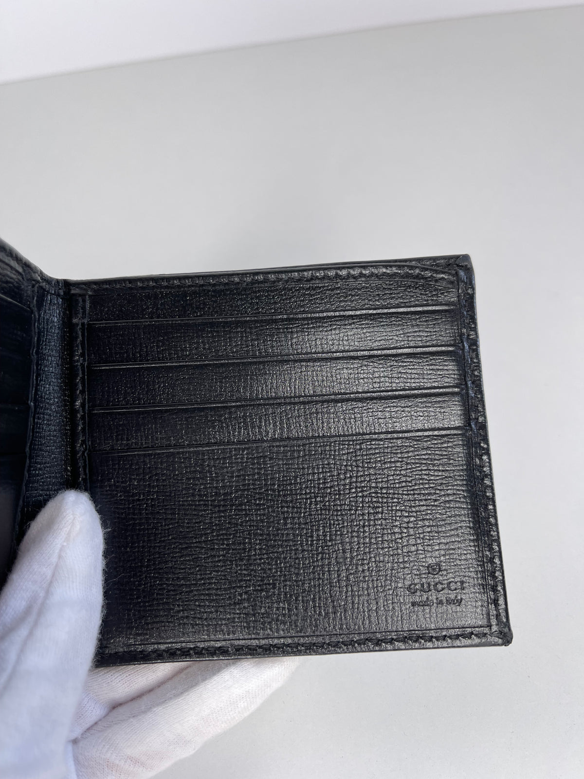 Gucci GG Bi-Fold Men Wallet With Interlocking G