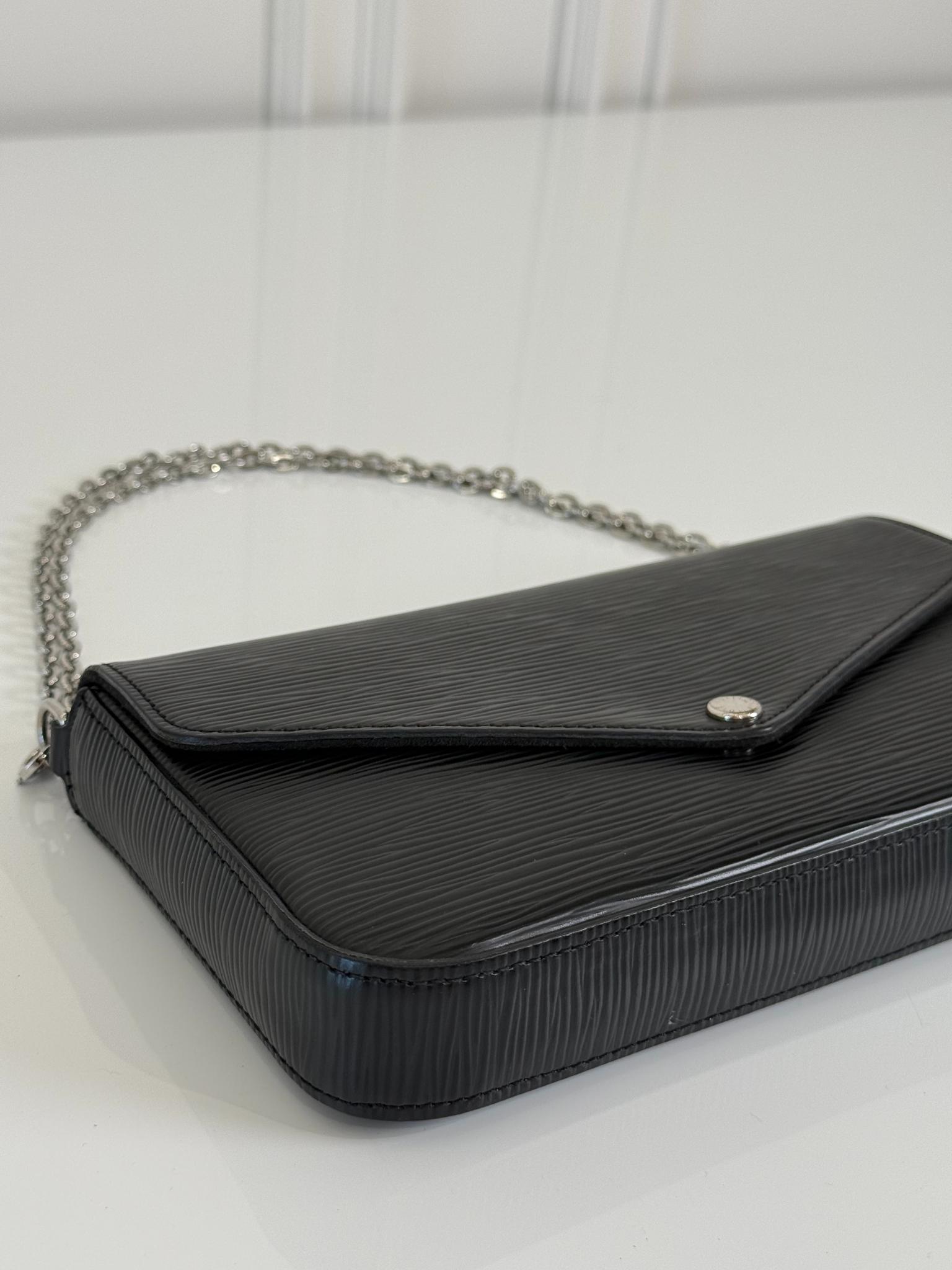 Louis Vuitton Pochette Félicie Black Epi Leather