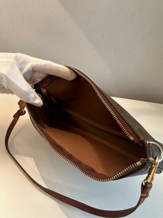 Louis Vuitton Pochette Accessoires Monogram Canvas