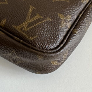 Louis Vuitton Monogram Pochette Accessory Pouch Handbag M51980 – Timeless  Vintage Company